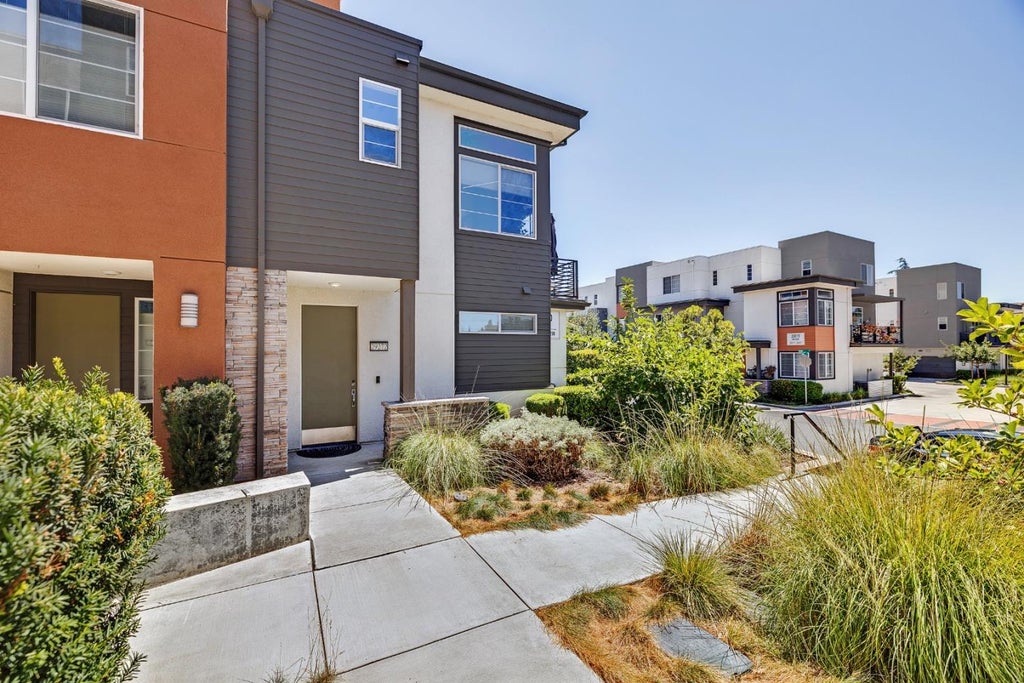 Photo of 29272 Hub Lane, Hayward, CA 94544 (MLS # ML82056252)