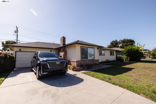 767 LEMOS AVE, SALINAS, CA 93901 - Image e2eb38786262c39087fdd9df4af3fb8a/2092596204