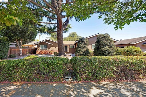 Photo of 1289 Kimberly Dr, San Jose, CA 95118 (MLS # 41139581)