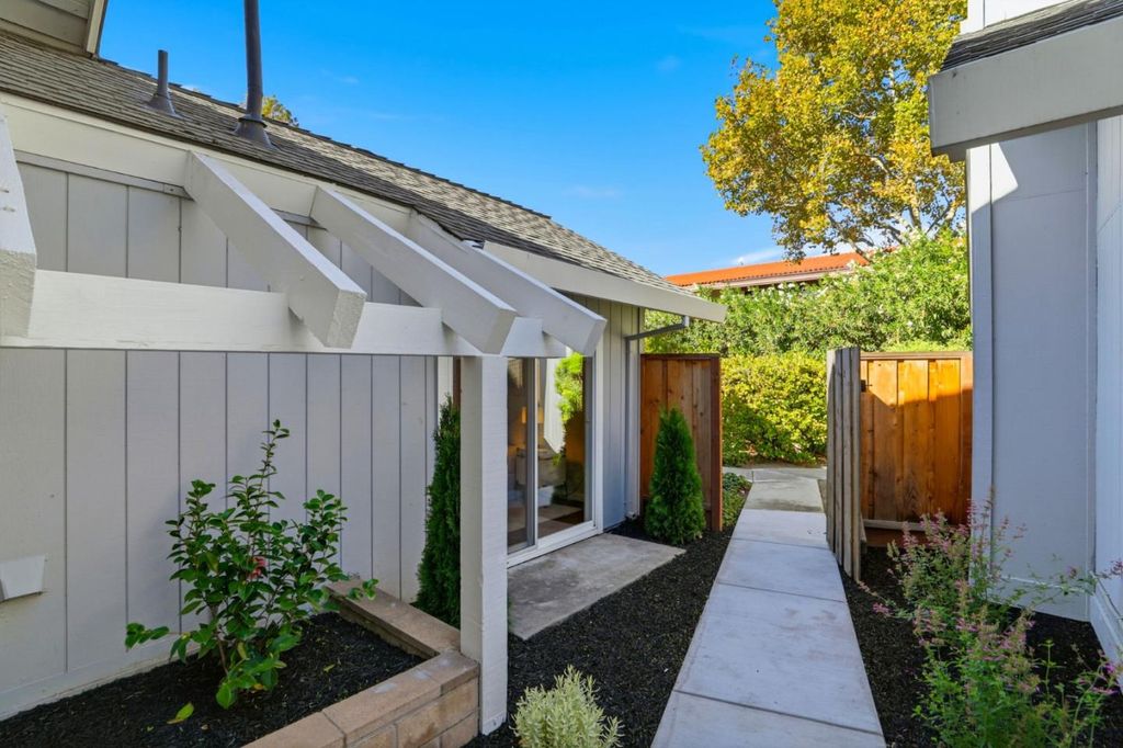 Photo of 5697 Chesbro Avenue, San Jose, CA 95123 (MLS # ML82026353)