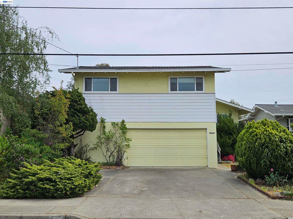 Photo of 18758 Crane Ave, Castro Valley, CA 94546 (MLS # 41129153)