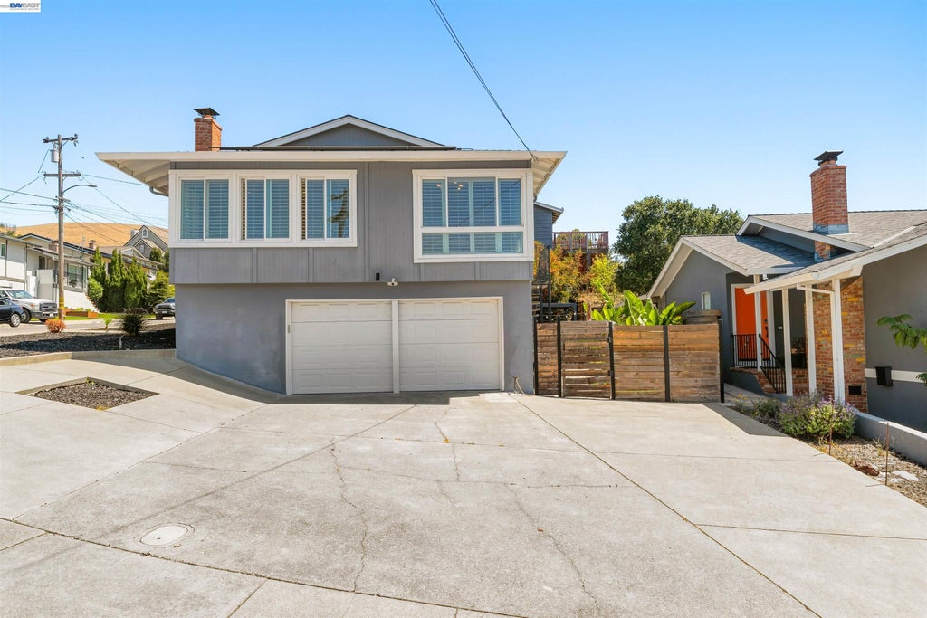 Photo of 10774 Hellman St, Oakland, CA 94605 (MLS # 41143707)