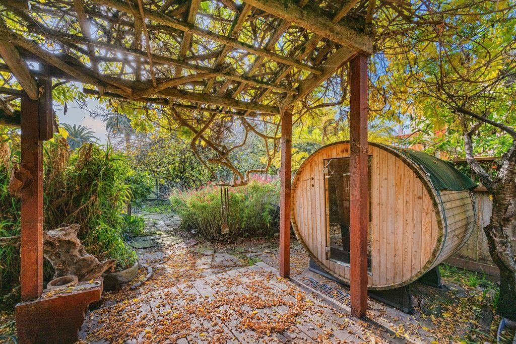 Photo of 1726 Parker St #1, Berkeley, CA 94703 (MLS # 41120380)