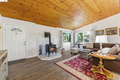 Photo of 21570 Eel River Dr, Sonora, CA 95370 (MLS # 41128269)