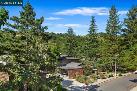 A home in Moraga