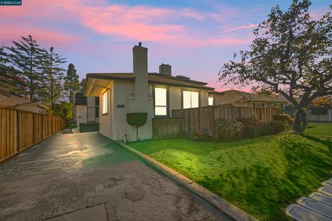 Photo of 115 Hobart Ave #E, San Mateo, CA 94402 (MLS # 41118995)