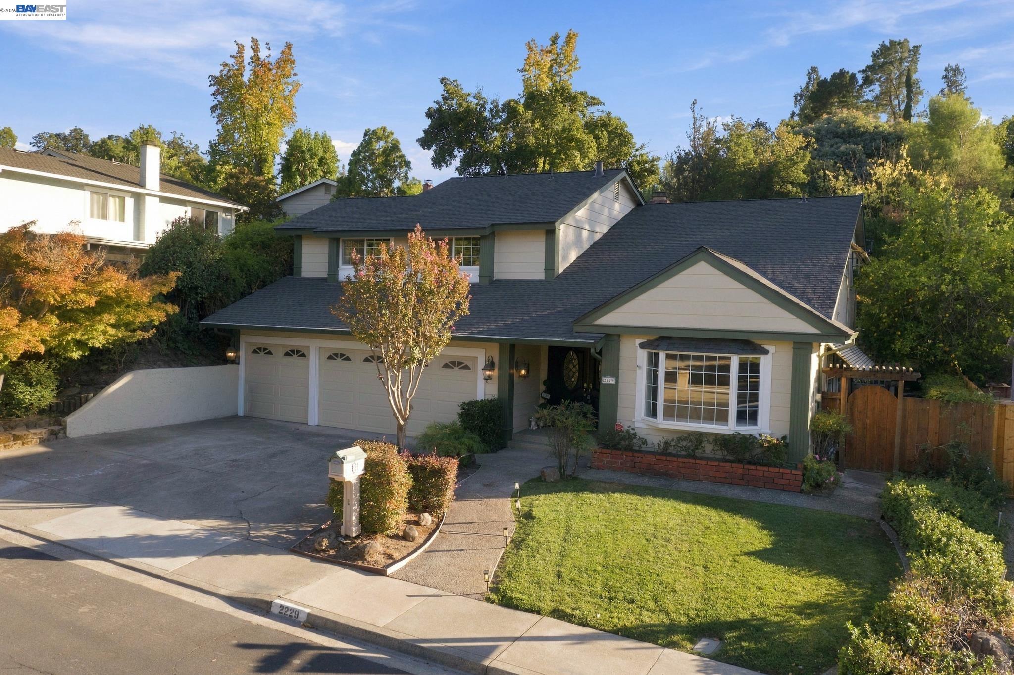 2229 Stewart Ave