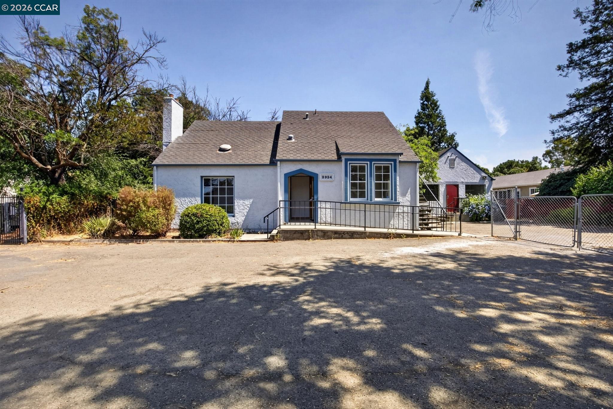 2924 Clayton Rd, Concord, CA 94519