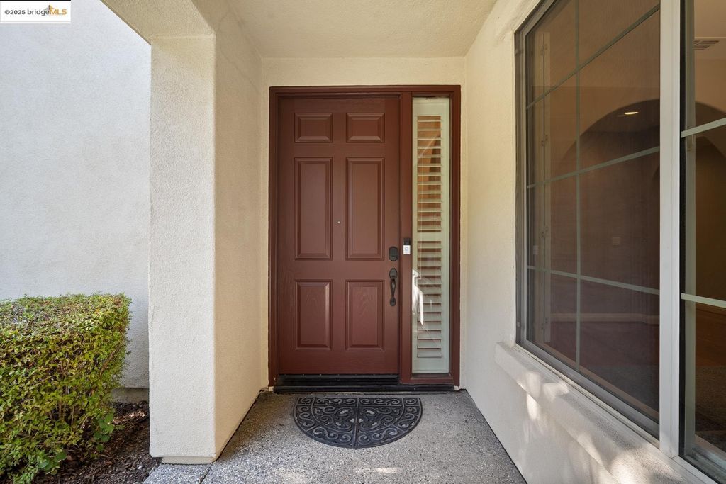 Photo of 131 Montilla Cir, Sacramento, CA 95835 (MLS # 41116100)