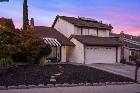 Photo of 362 Willowcreek Ln, Martinez, CA 94553 (MLS # 41118110)