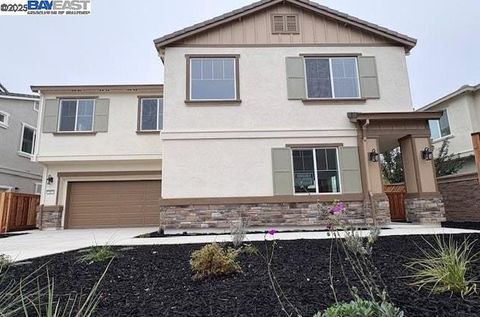 Photo of 262 Mindy Way, Pittsburg, CA 94565 (MLS # 41118536)