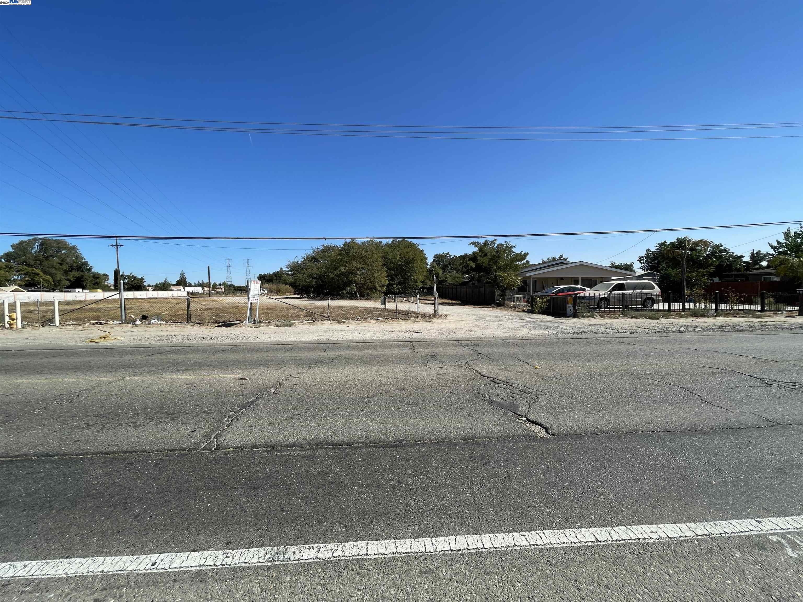 580 S Airport Way