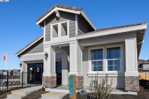 Photo of 1532 Millennium Way, Fairfield, CA 94533 (MLS # 41118547)