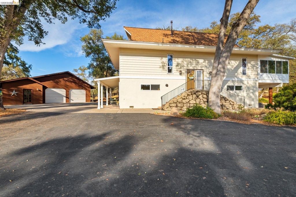 Photo of 10566 Thistledown, Jamestown, CA 95327 (MLS # 41127428)