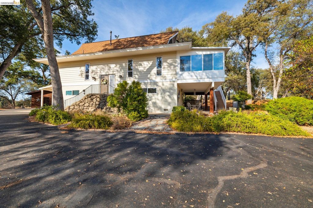 Photo of 10566 Thistledown, Jamestown, CA 95327 (MLS # 41127428)