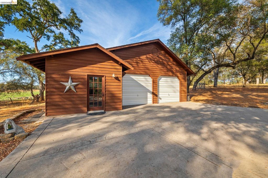 Photo of 10566 Thistledown, Jamestown, CA 95327 (MLS # 41127428)