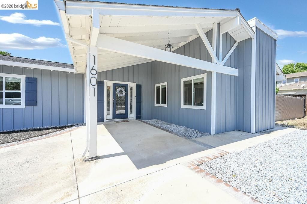 Photo of 1601 Apricot Way, Brentwood, CA 94513 (MLS # 41135615)