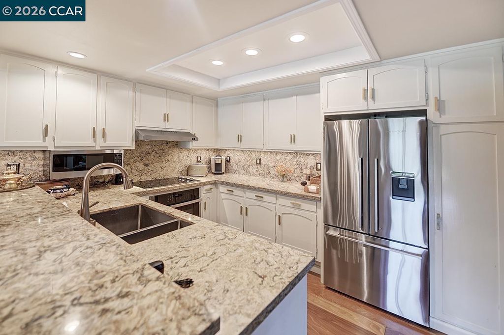 Photo of 2001 Oakmont Way #6, Walnut Creek, CA 94595 (MLS # 41127440)