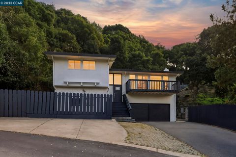 Photo of 5584 Circle Dr, El Sobrante, CA 94803 (MLS # 41119004)