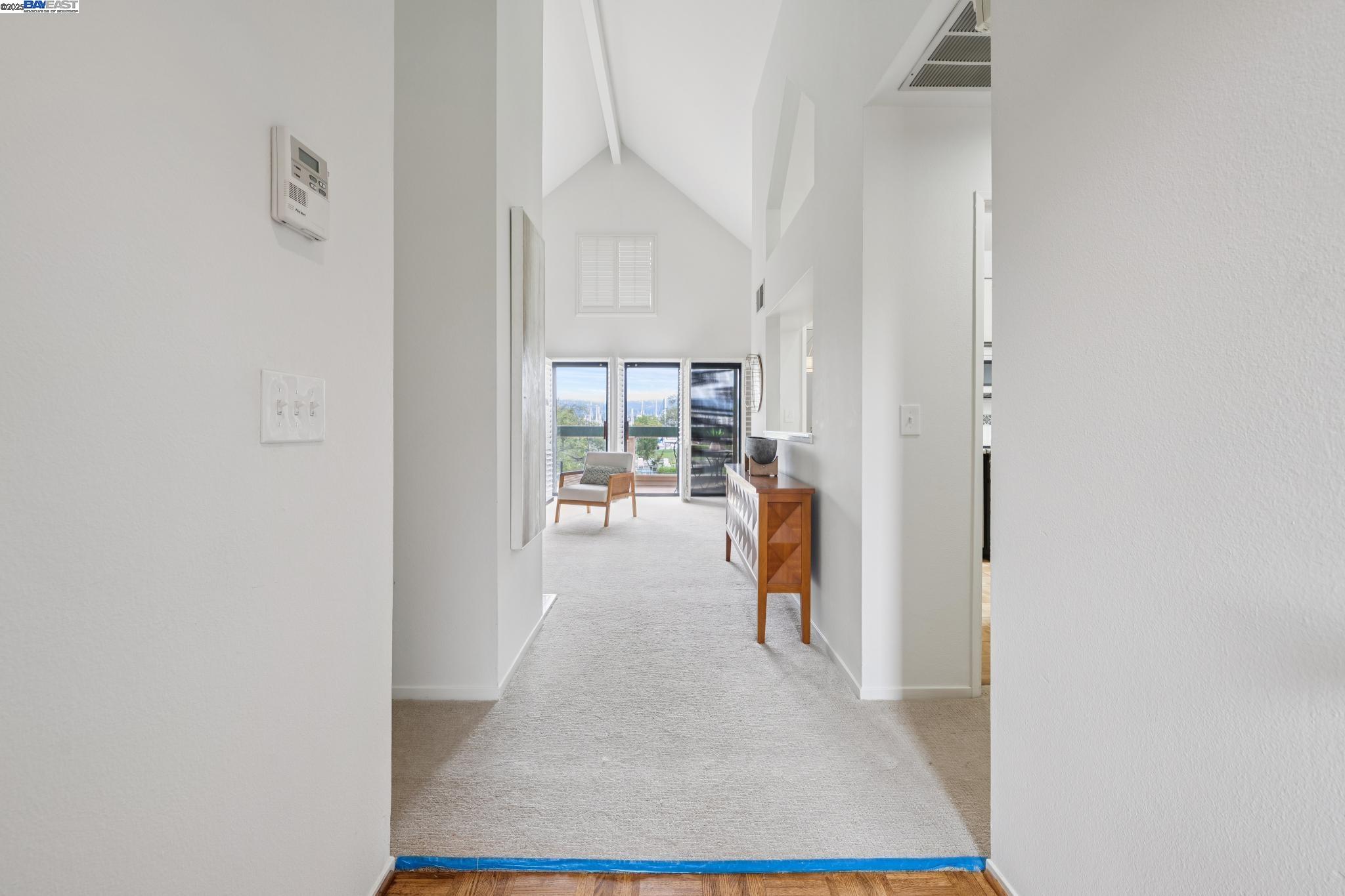 Alameda, California 94501, United States, 2 Bedrooms Bedrooms, ,2 BathroomsBathrooms,Residential,Active,194807