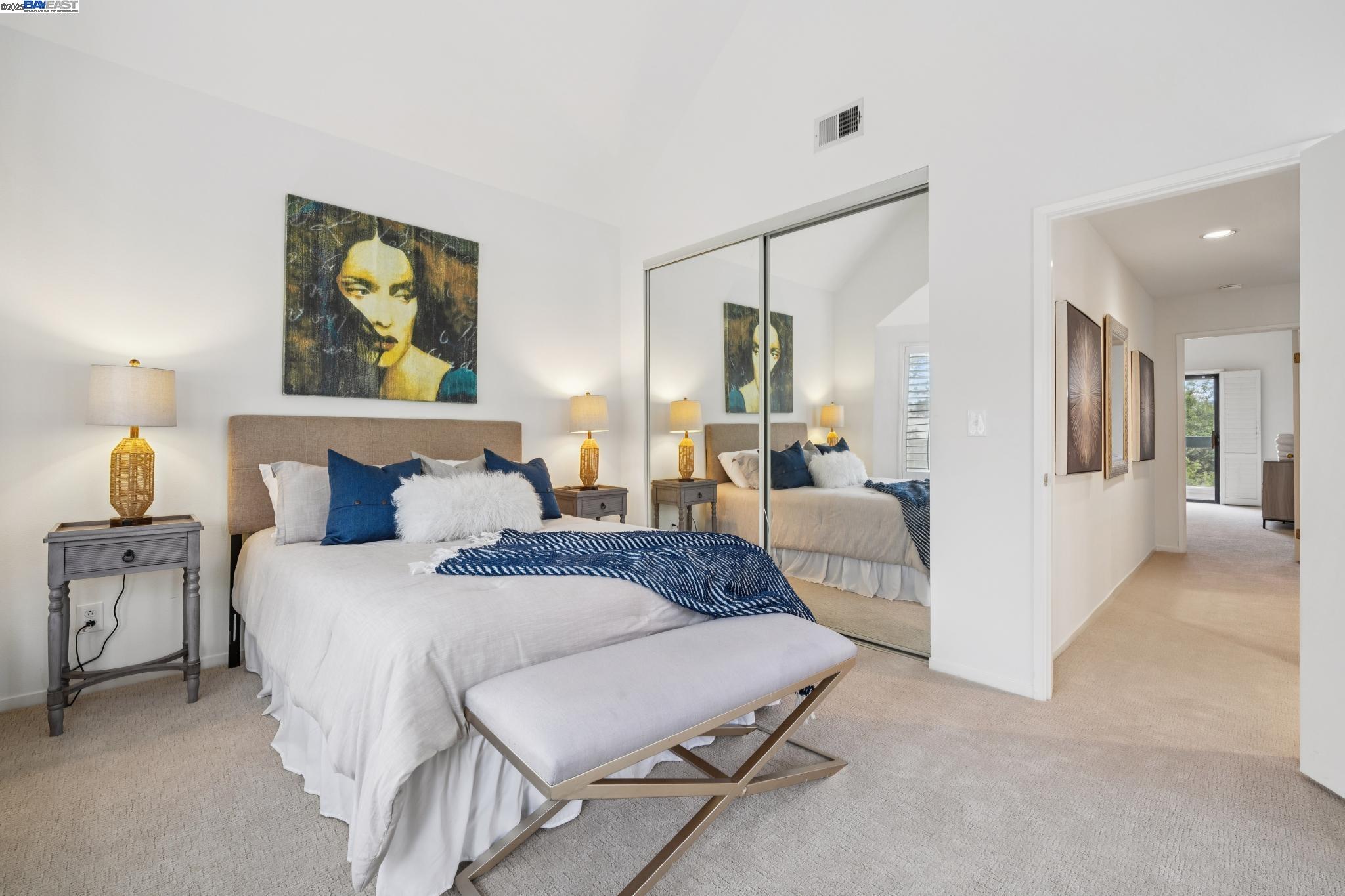 Alameda, California 94501, United States, 2 Bedrooms Bedrooms, ,2 BathroomsBathrooms,Residential,Active,194807