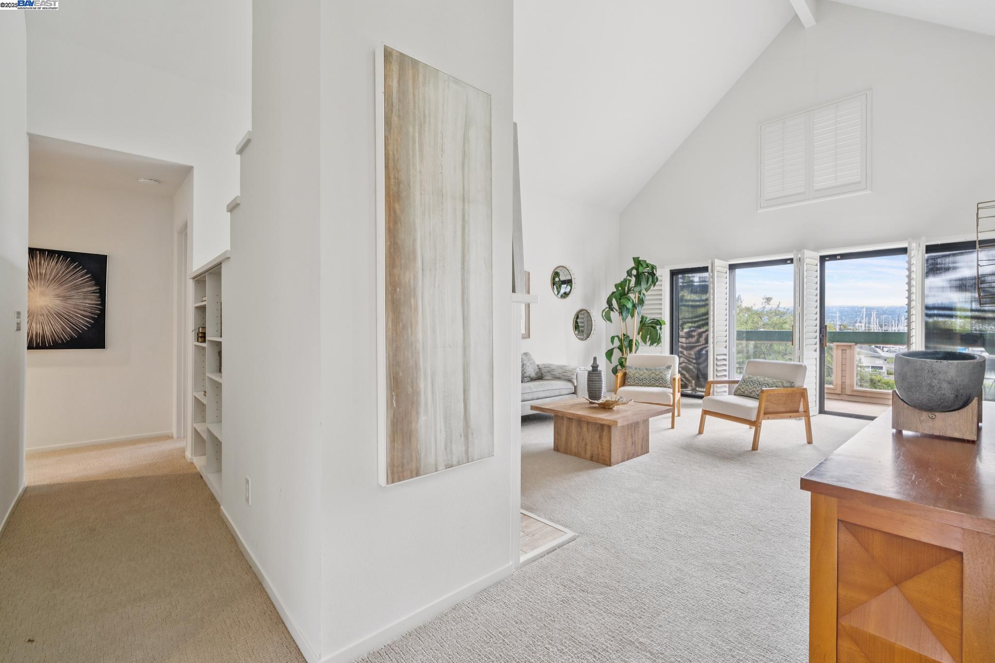 Alameda, California 94501, United States, 2 Bedrooms Bedrooms, ,2 BathroomsBathrooms,Residential,Active,194807