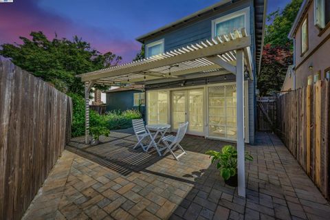 A home in San Leandro