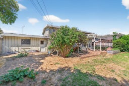 Listing photo 9