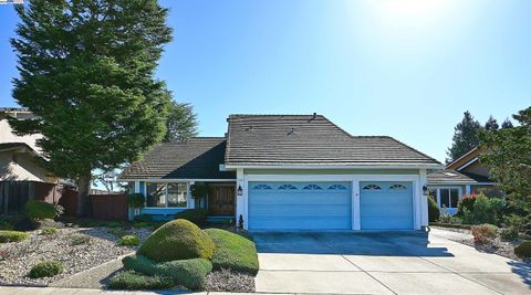 6525 Bellhurst Ln Castro Valley CA 94552