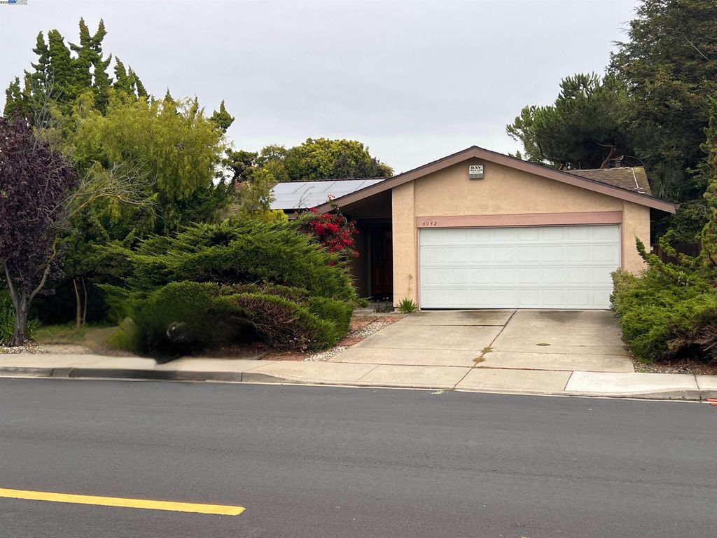 Photo of 4942 Rocklin Dr, Union City, CA 94587 (MLS # 41117243)