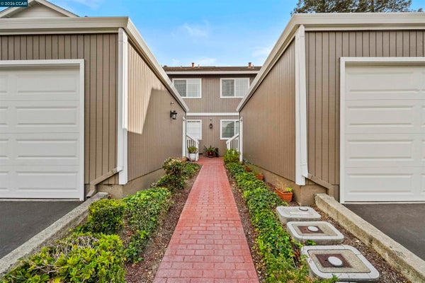 565 LORI DR, BENICIA, CA 94510 - Image ea78eb55544cc23f4e107b9fe08a4b2c/1293068542