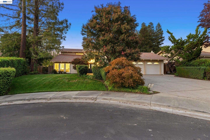 Photo 1 of 54 — 230 Heather Pl, Danville, CA 94526