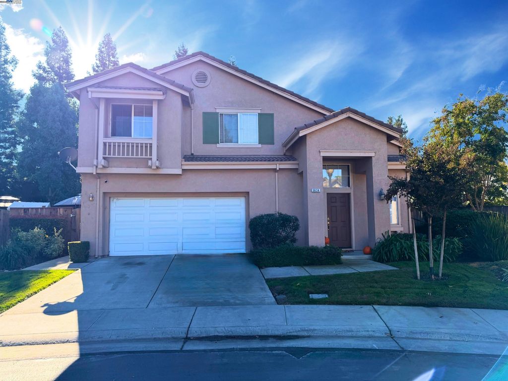 Photo of 3634 Whispering Creek Cir, Stockton, CA 95219 (MLS # 41116417)