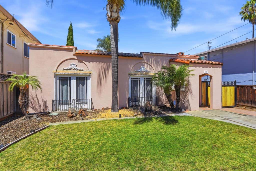 Photo of 1033 Villa Avenue, San Jose, CA 95126 (MLS # ML82058516)