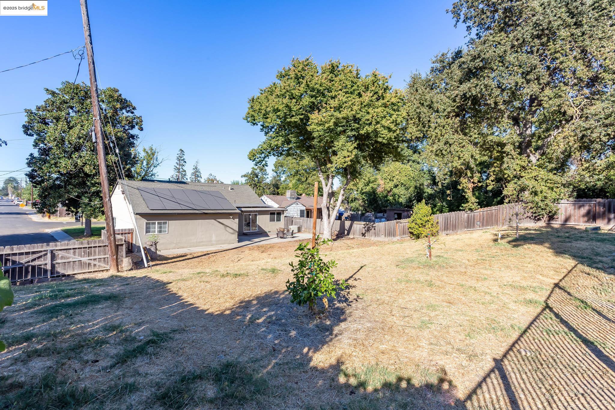 Stockton, California 95204, United States, 4 Bedrooms Bedrooms, ,3 BathroomsBathrooms,Residential,Active,22444