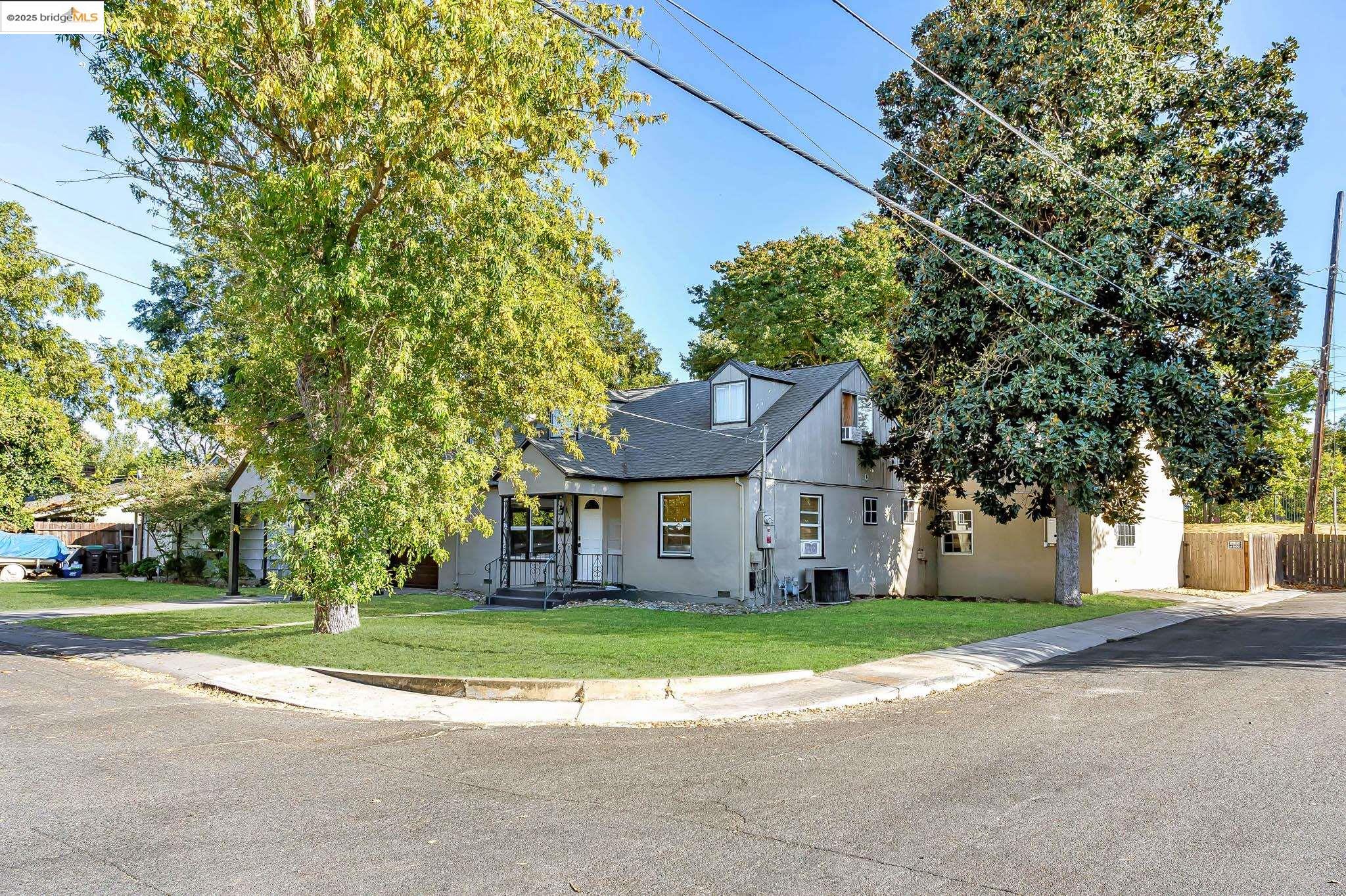 Stockton, California 95204, United States, 4 Bedrooms Bedrooms, ,3 BathroomsBathrooms,Residential,Active,22444