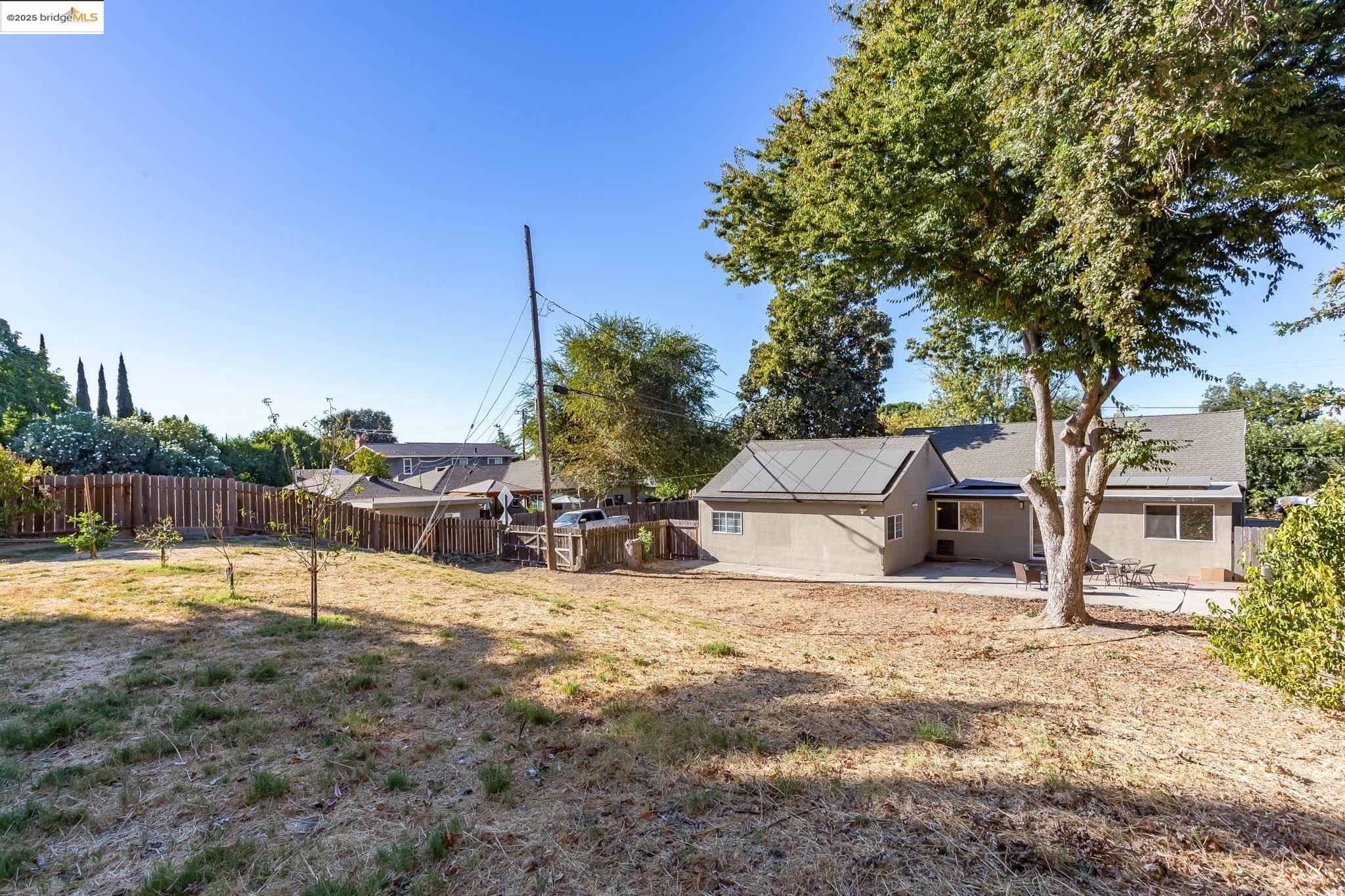 Stockton, California 95204, United States, 4 Bedrooms Bedrooms, ,3 BathroomsBathrooms,Residential,Active,22444