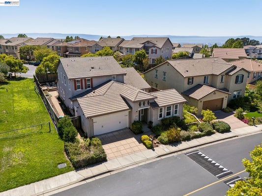 123 BENMORE DR, HAYWARD, CA 94542 - Image ebf303ad2d740ea57b5376c9c36be34a/954909497