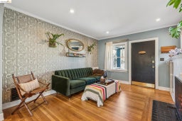 Listing photo 9