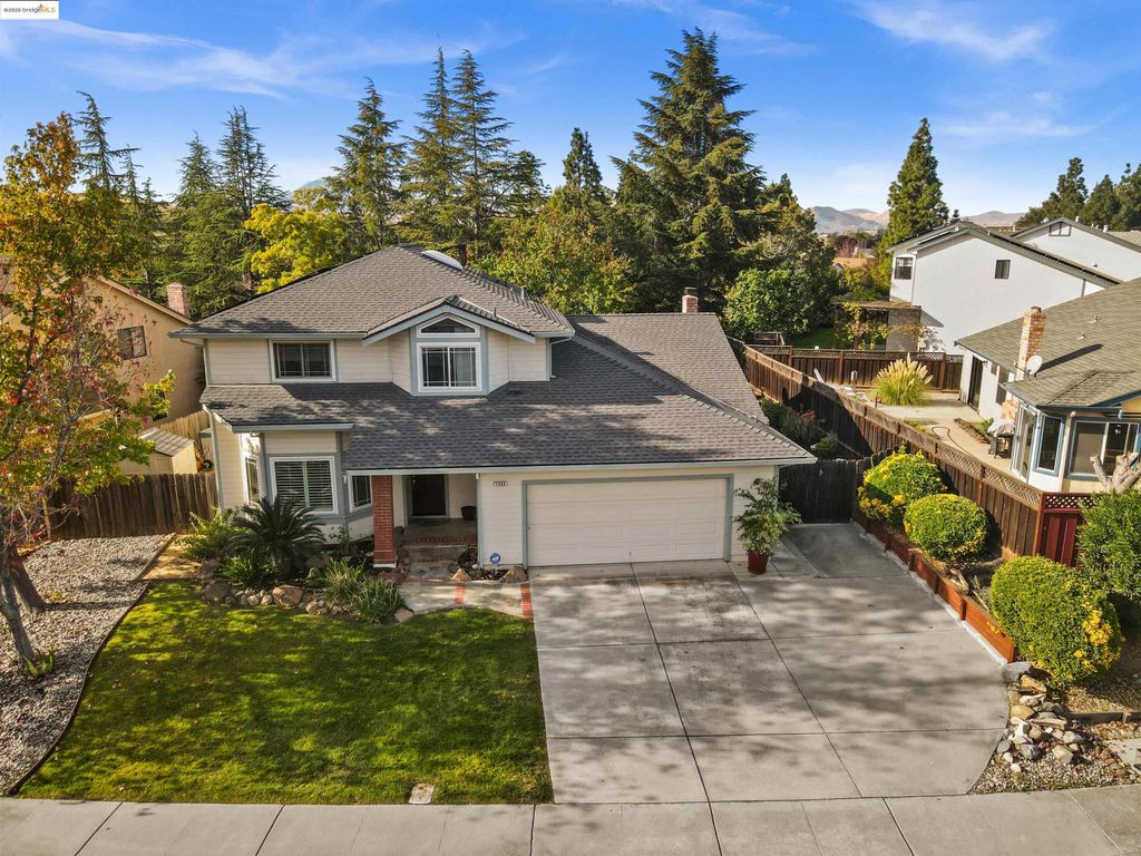 Photo of 2908 Bellflower Dr, Antioch, CA 94531 (MLS # 41117231)