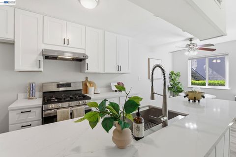 Photo of 2216 Segundo Ct #2, Pleasanton, CA 94588 (MLS # 41129742)