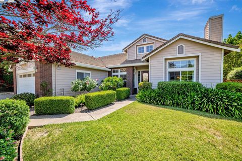 403 Elsinore Way Livermore CA 94550