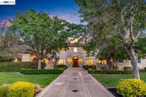 Photo of 1220 Piemonte Dr, Pleasanton, CA 94566 (MLS # 41134947)