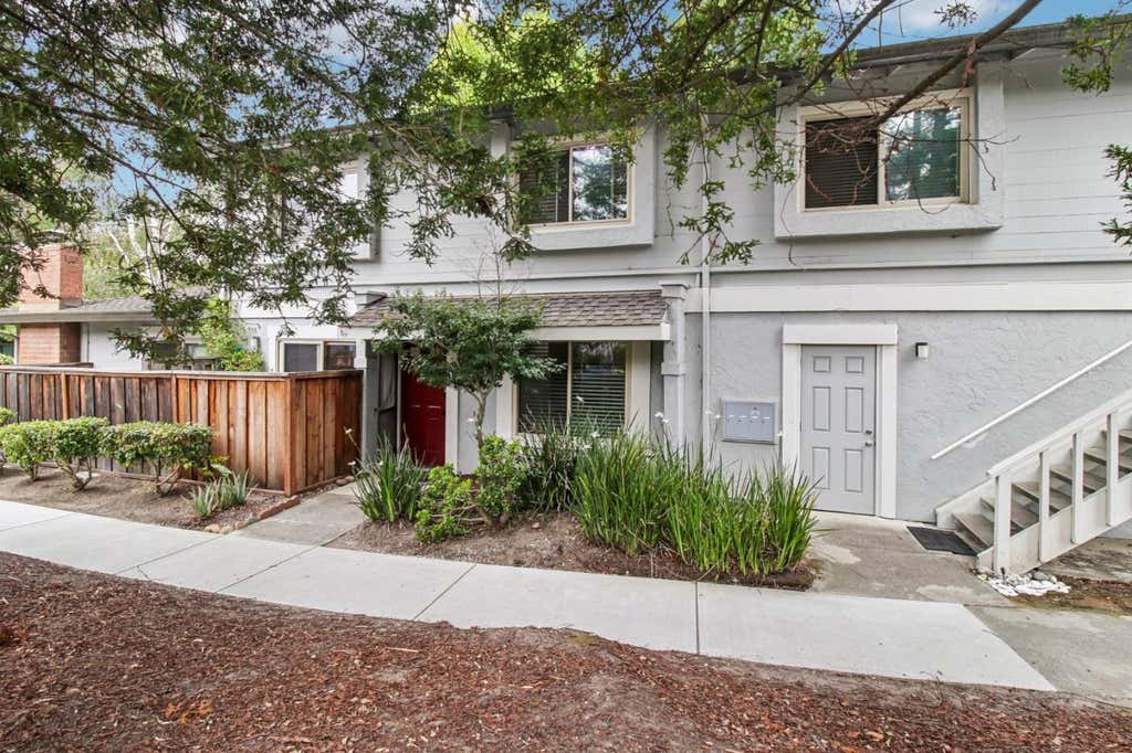 Photo of 1117 Sutherland Lane #2, Capitola, CA 95010 (MLS # ML82055528)
