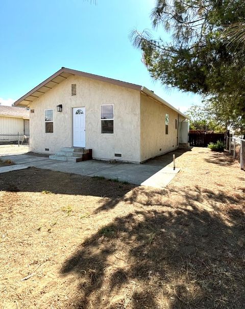 A home in Avenal