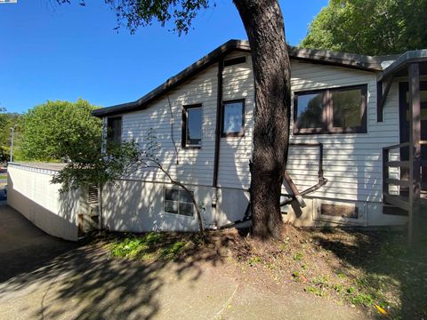 A home in San Anselmo