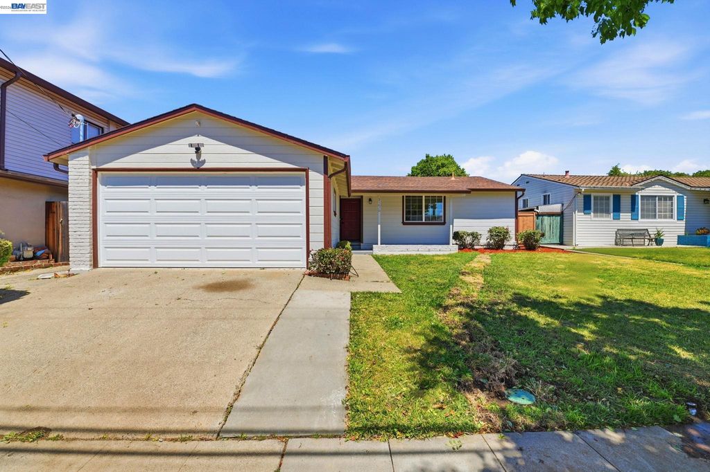 Photo of 31070 Meadowbrook Ave, Hayward, CA 94544 (MLS # 41135354)