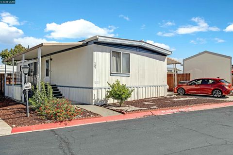 Photo of 137 Valencia, Fairfield, CA 94533 (MLS # 41123332)