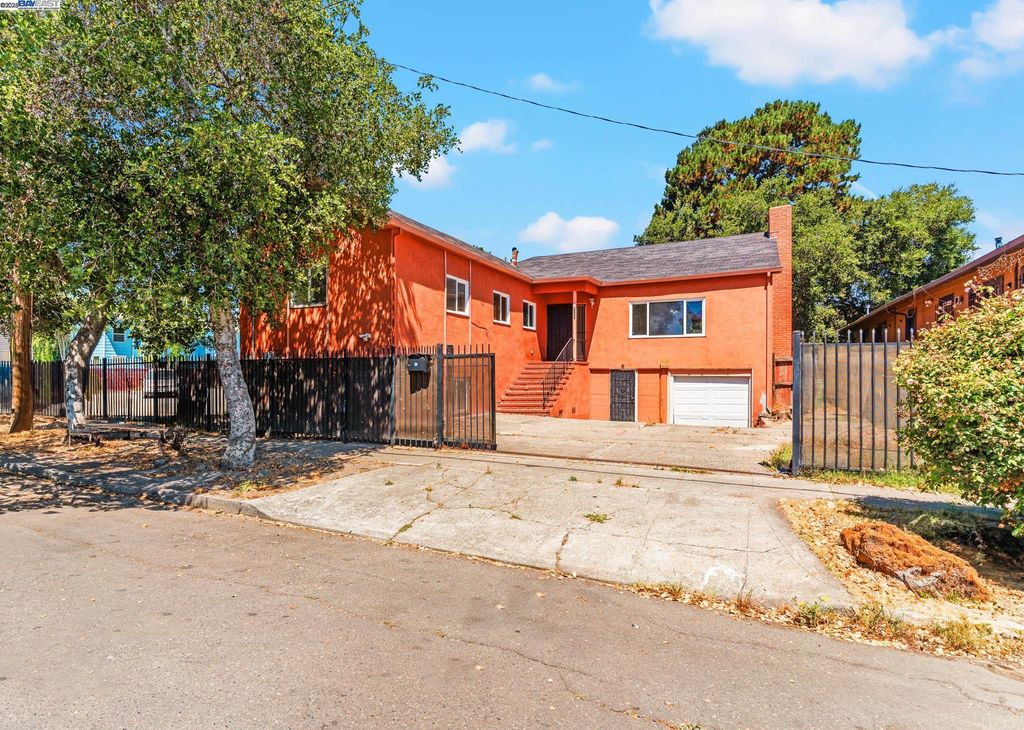 Photo of 1015 82Nd Ave, Oakland, CA 94621 (MLS # 41116070)