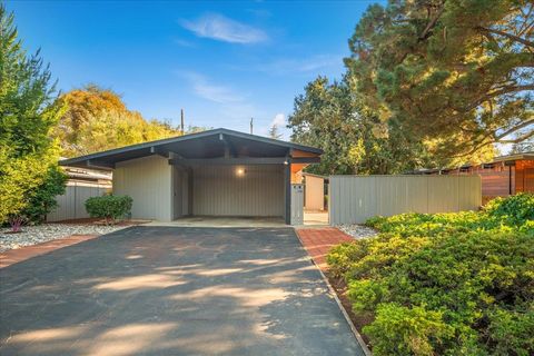 A home in Palo Alto